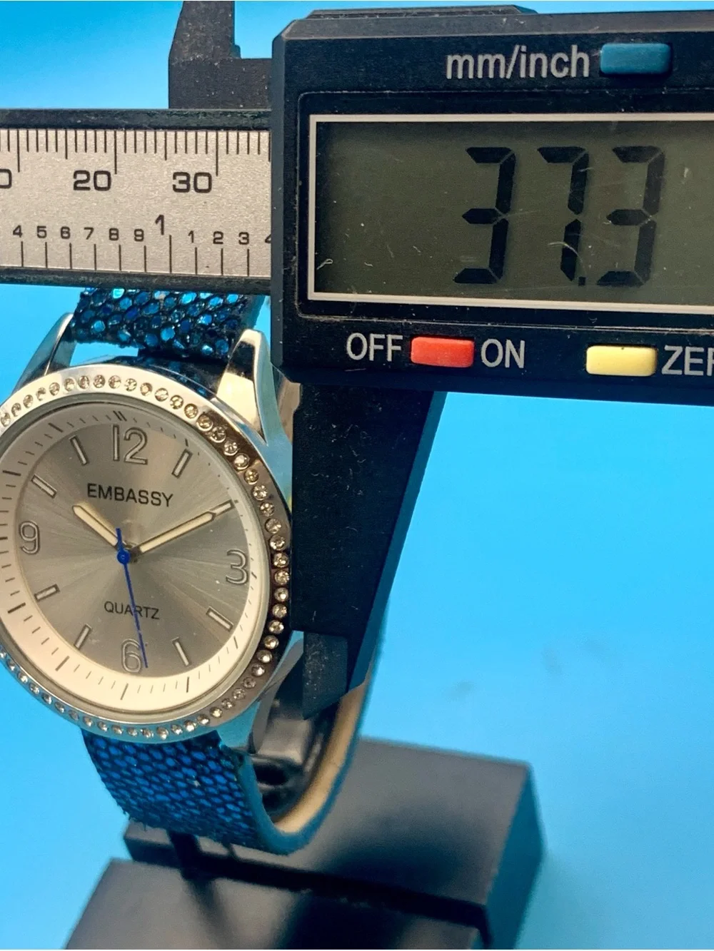 EMBASSY By GRUEN Women’s Fashion Quartz Wristwatch Crystal Bezel Works New Batt